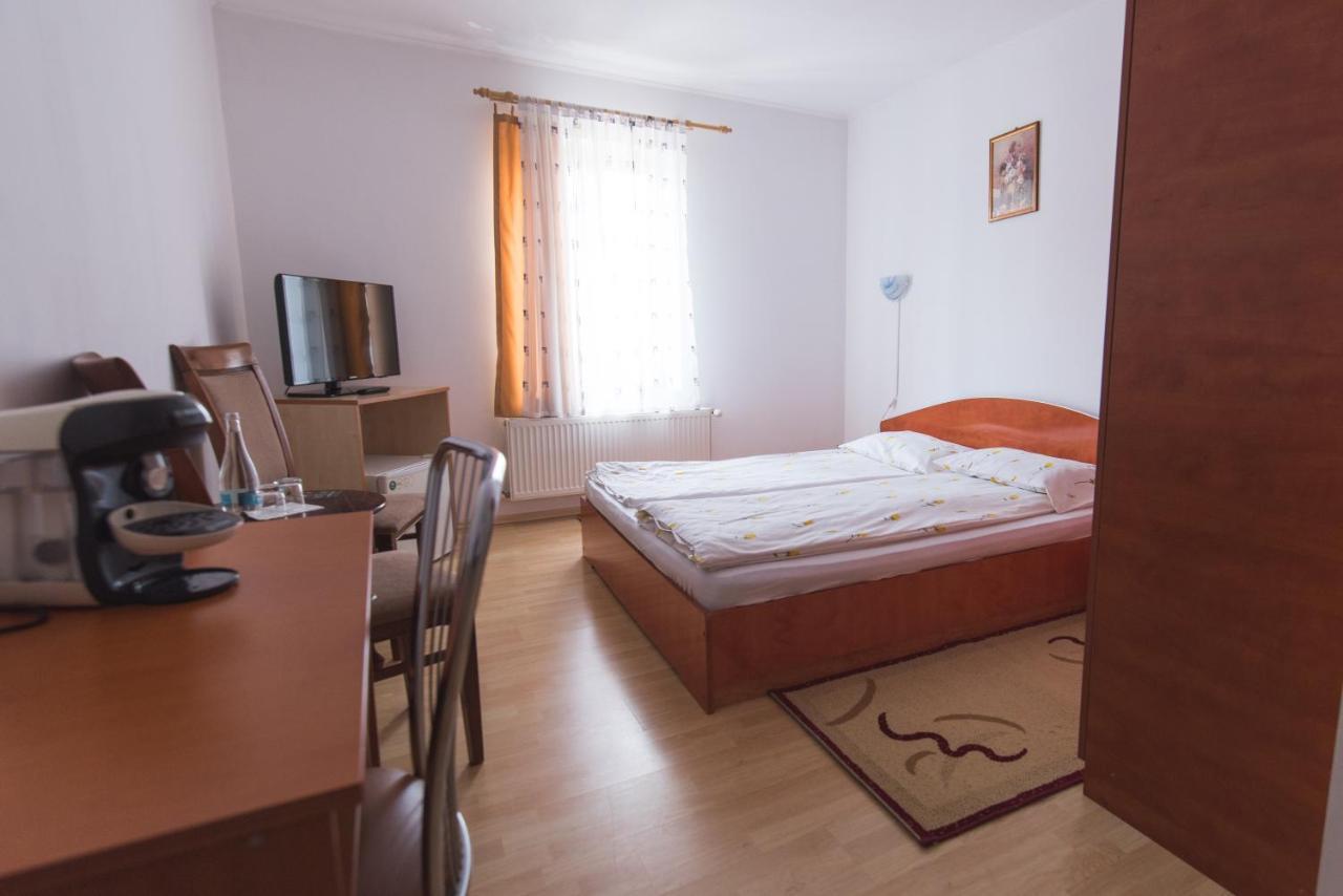 מלון טימישוארה Casa La Fayette מראה חיצוני תמונה